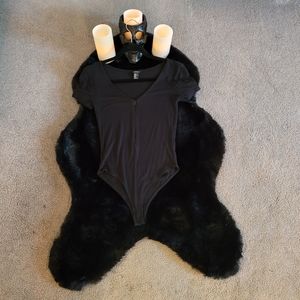 EUC FOREVER 21 BLACK BODYSUIT WITH ZIPPER
